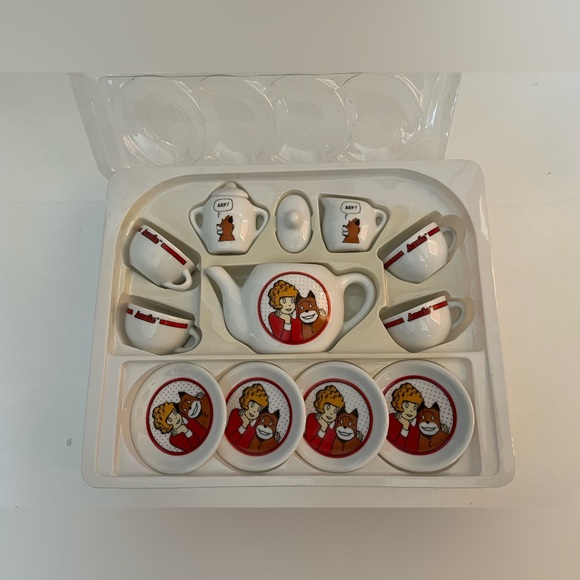 Vintage 2002 LITTLE ORPHAN ANNIE Porcelain Tea Set by Schylling Collectible - Picture 3 of 8
